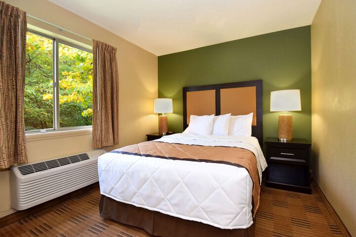 Extended Stay America Select Suites St. Louis Earth City