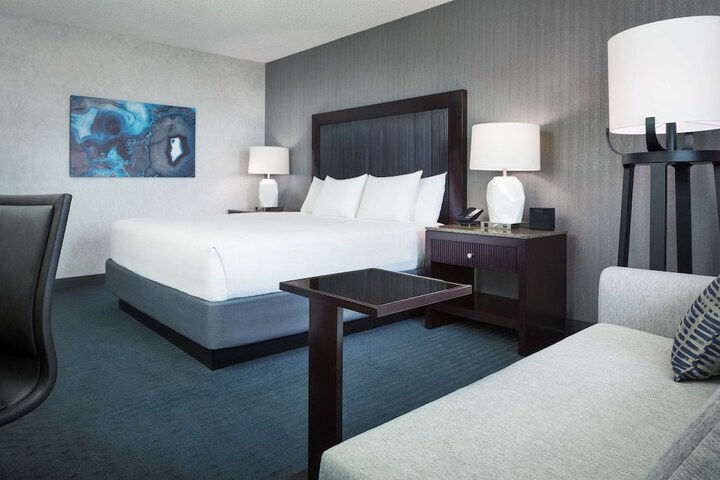 Room 34 of 59