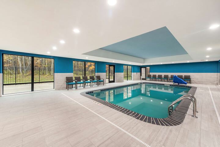 Hampton Inn & Suites Benton Harbor