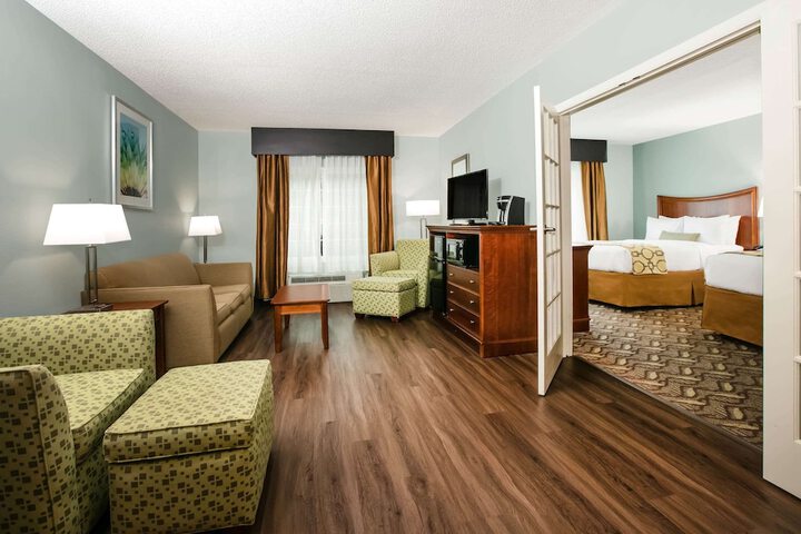 Room 10 of 17