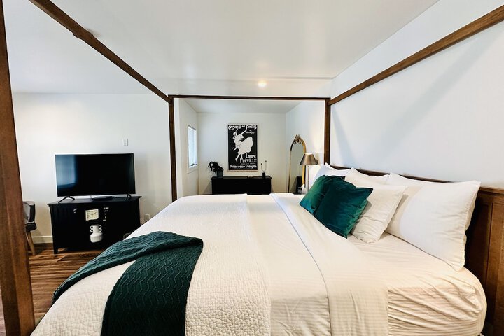 Bespoke Inn Flagstaff