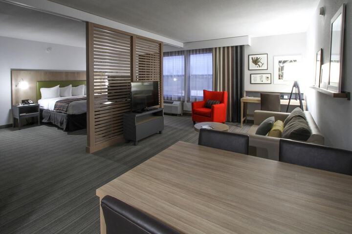 Room 32 of 43