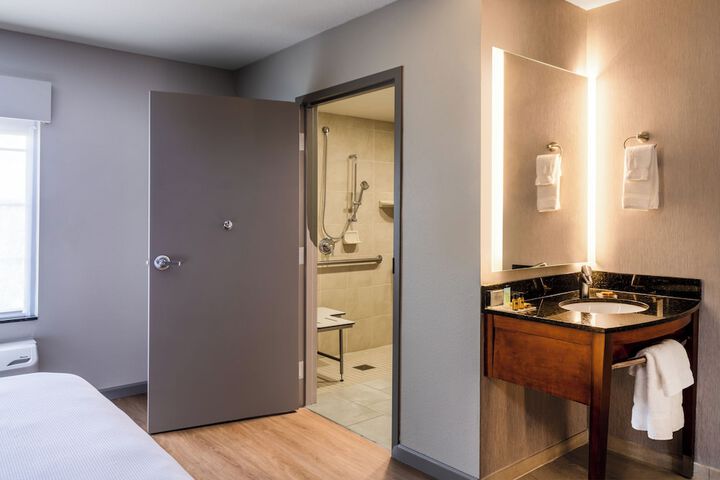 Room 8 of 22