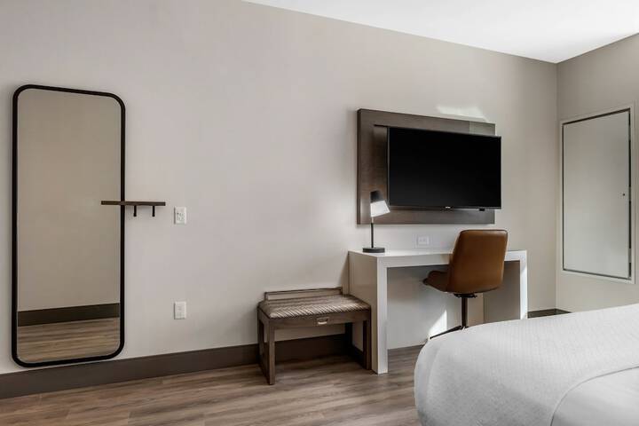 Room 25 of 71