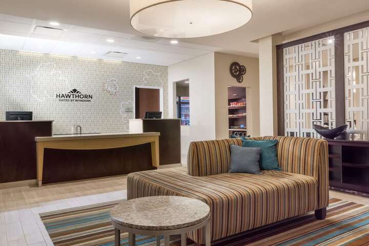 Hawthorn Suites by Wyndham Wheeling at the Highlands