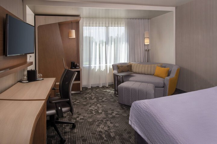 Room 16 of 37