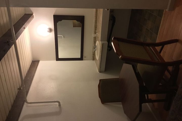 Room 16 of 22