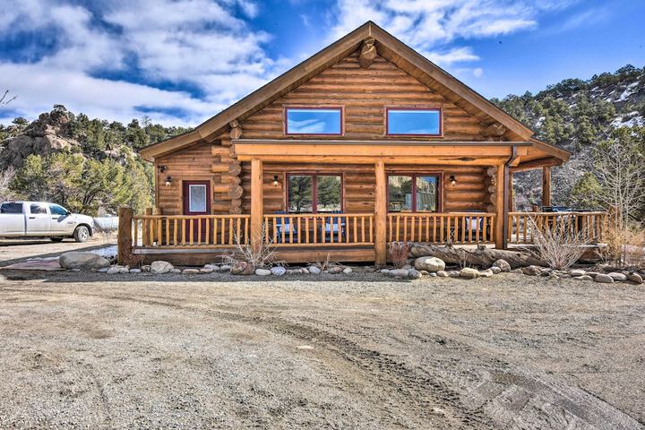Riverfront Retreat w / Hot Tub: Fish & Hike!