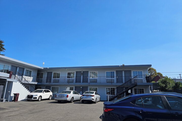 Palms Motel