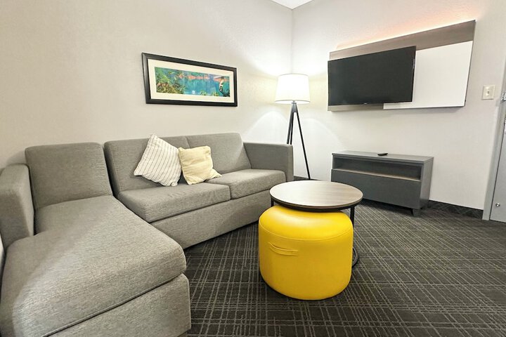 Comfort Inn & Suites Calhoun South