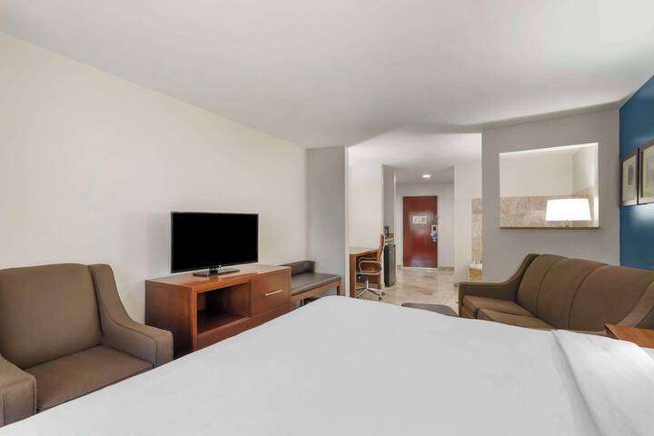 Comfort Suites Atlanta Airport