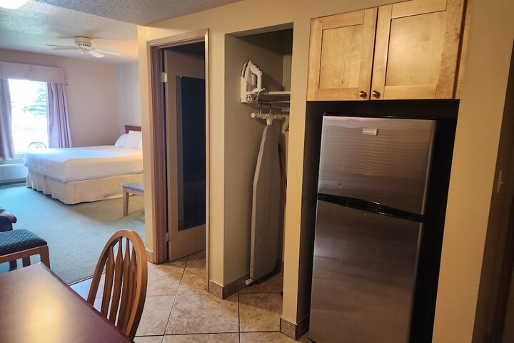Waterton Lakes Lodge Resort