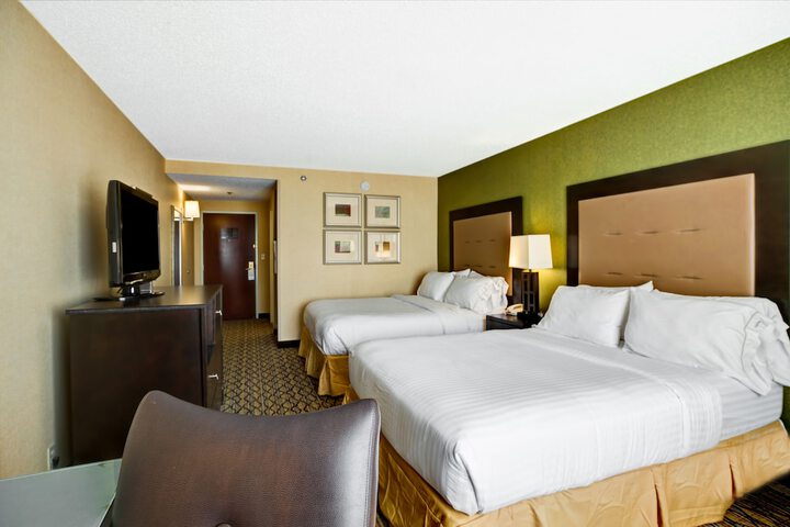 Room 14 of 32