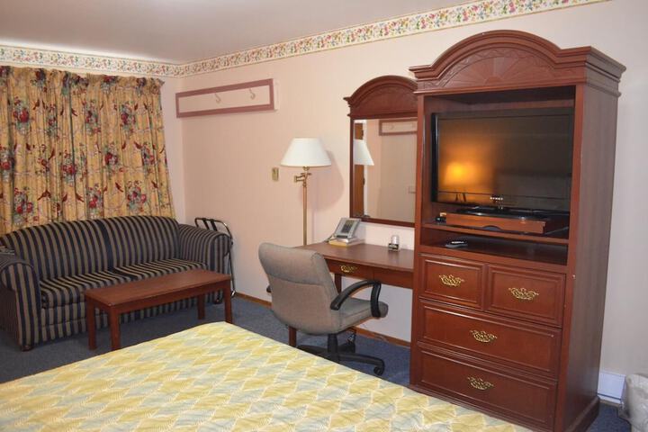 Room 2 of 24