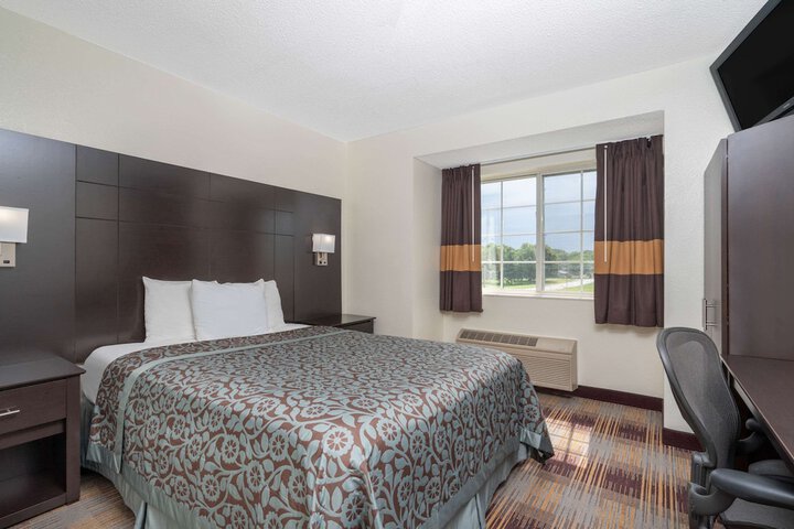 Room 12 of 20
