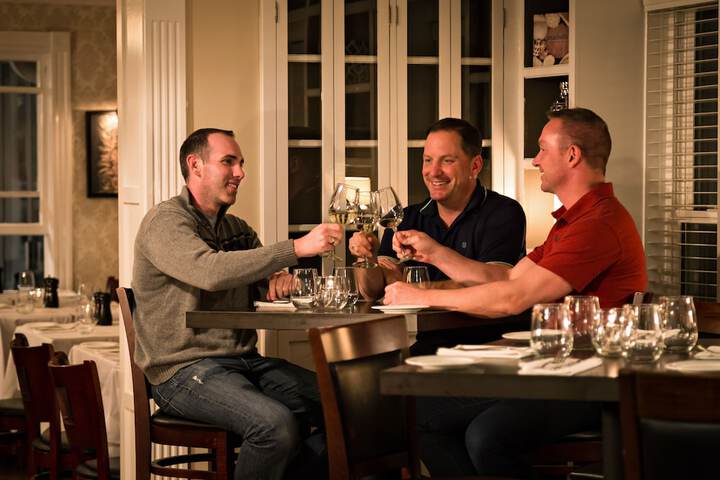 Crowne Pointe Historic Inn & Spa - Adults Only