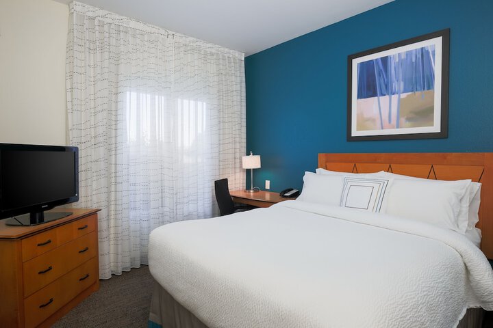 Room 12 of 16