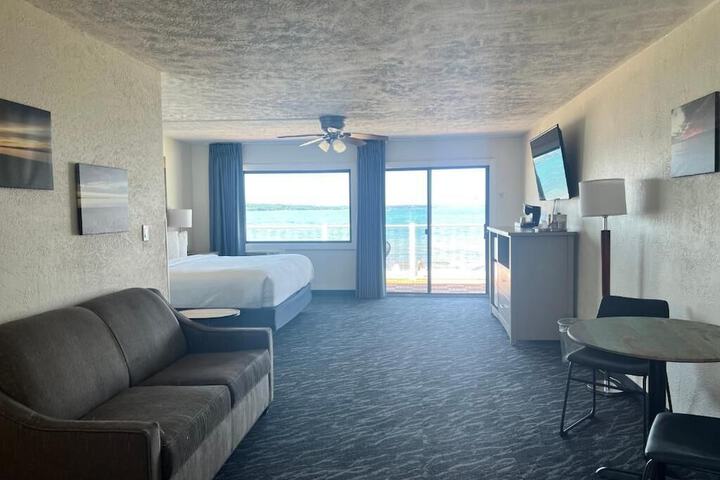Room 42 of 47