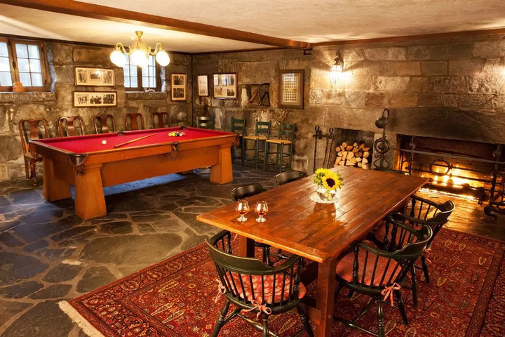 ADAIR COUNTRY INN AND RESTAURANT