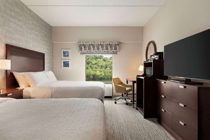 Hampton Inn & Suites Pittsburgh / Waterfront-West Homestead