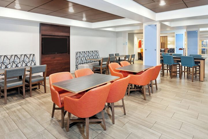 Holiday Inn Express Hotel & Suites Urbana-Champaign by IHG