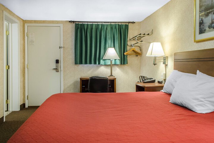 Econo Lodge Bellefonte I-99