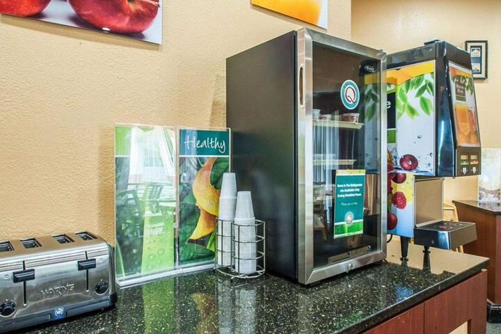 Quality Inn & Suites Kansas City I-435n Near Sports Complex