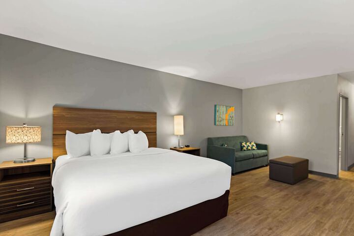 Room 17 of 22