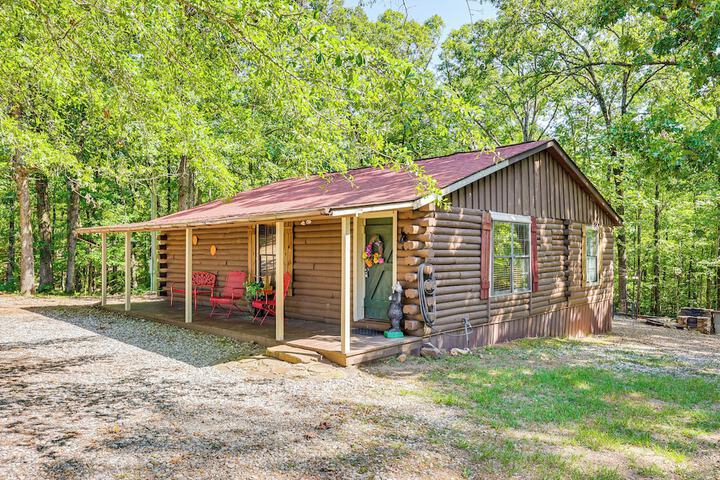 Arkansas Log Cabin Rental Near Lake Greeson!