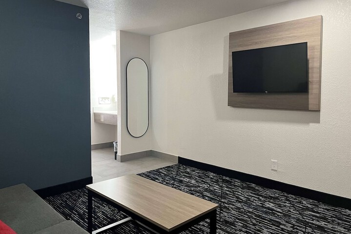 Room 32 of 52