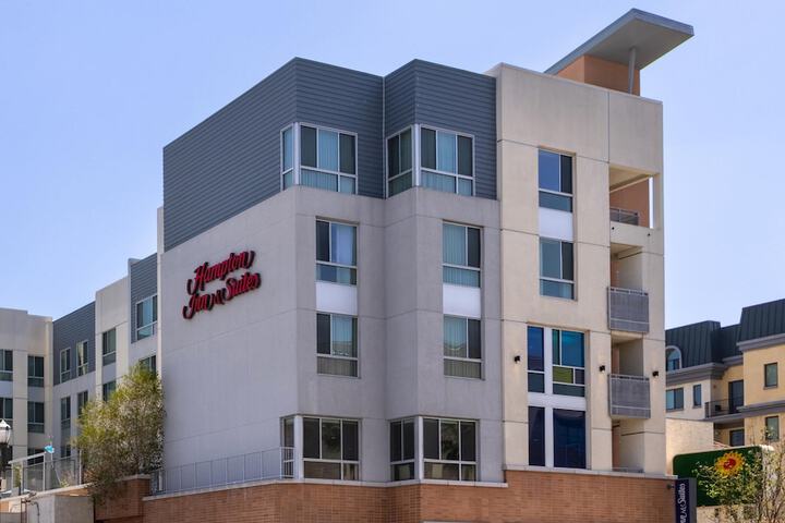 Hampton Inn & Suites Los Angeles - Glendale