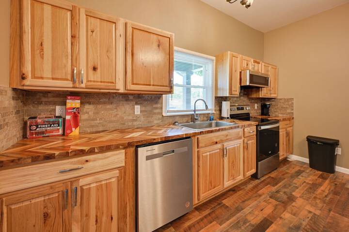 Hopkinsville Home: Walk to Downtown!