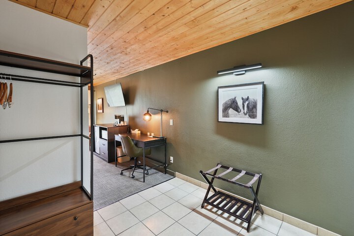 Tremont Lodge & Resort