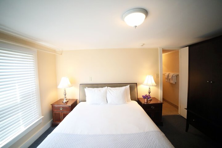 The Kennebunk Inn