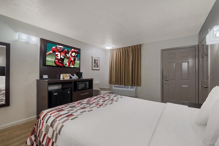 Room 18 of 33