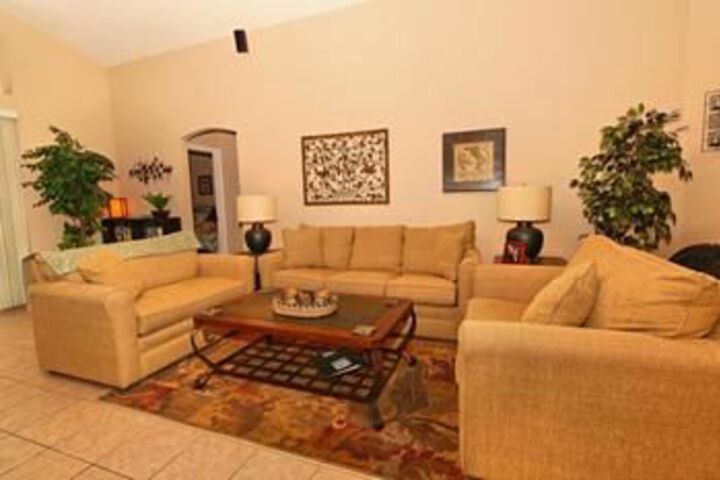 BRAND NEW 4 Bedroom Holiday home by Follow the sun vacation Rentals