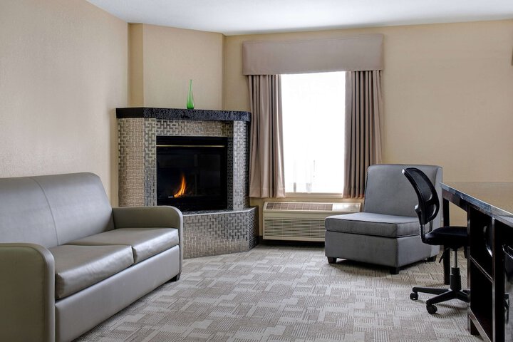 Days Inn by Wyndham Medicine Hat