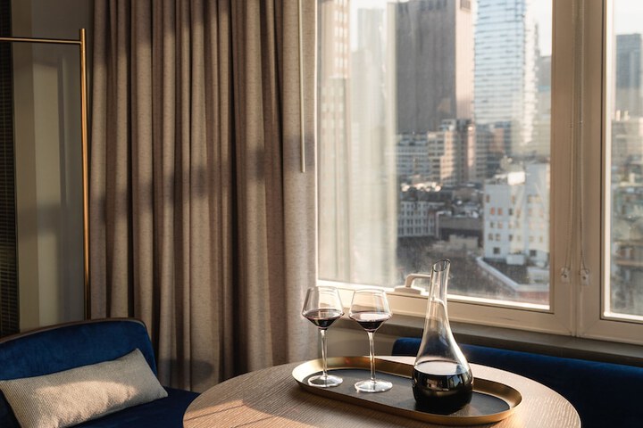 Room 21 of 48