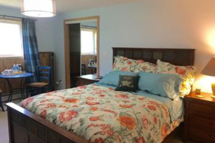 Fairbanks Moose Manor B & B