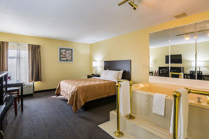 Room 22 of 34