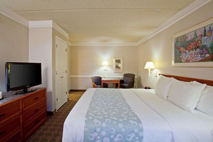 Room 9 of 20