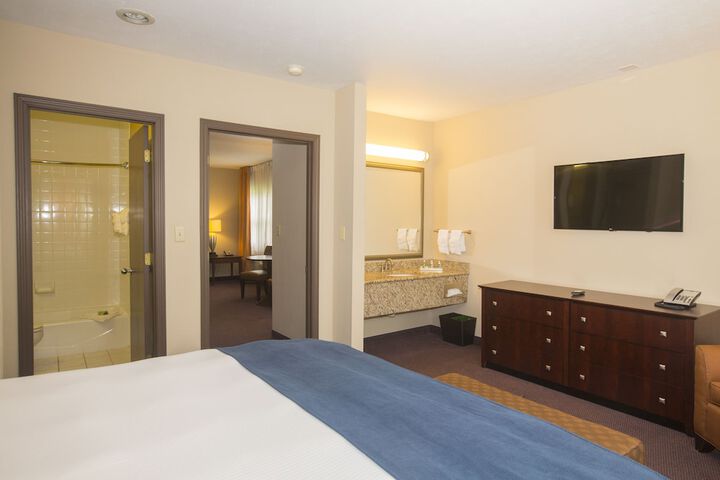 Ivy Court Inn & Suites