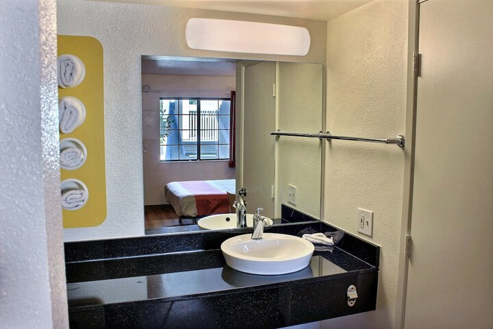 MOTEL 6 PASO ROBLES