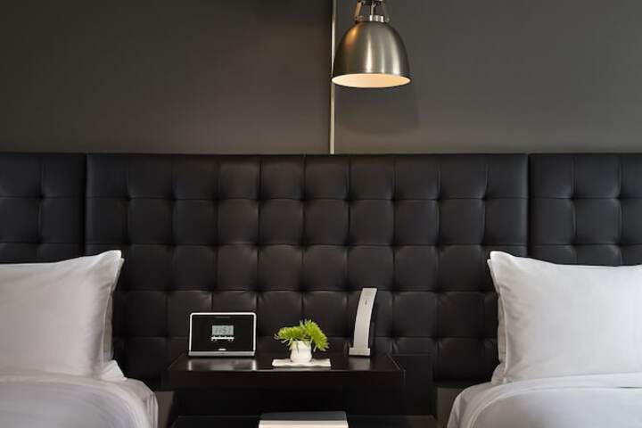 Room 13 of 40