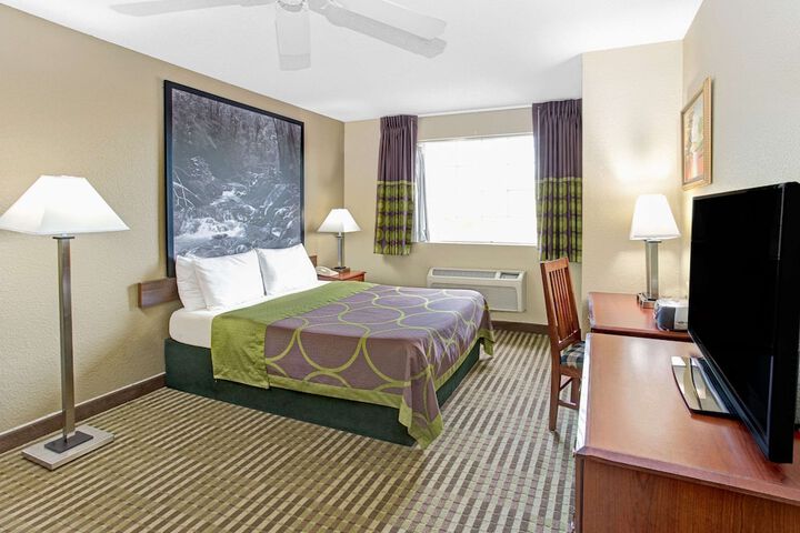 Room 12 of 14