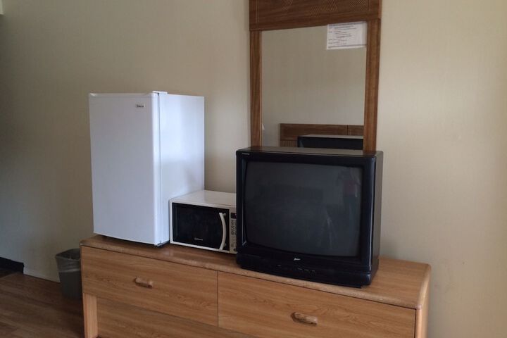 Room 32 of 43