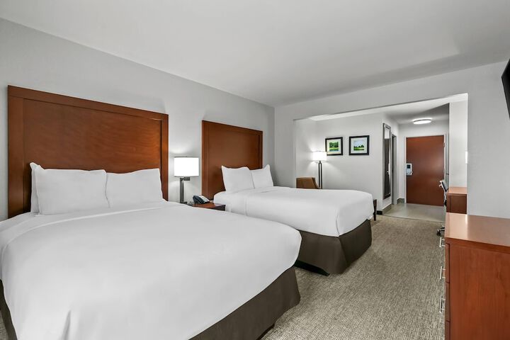 Comfort Inn & Suites Greenwood near University