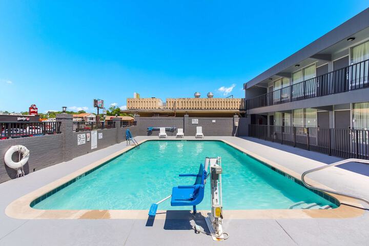 Pool 6 of 29