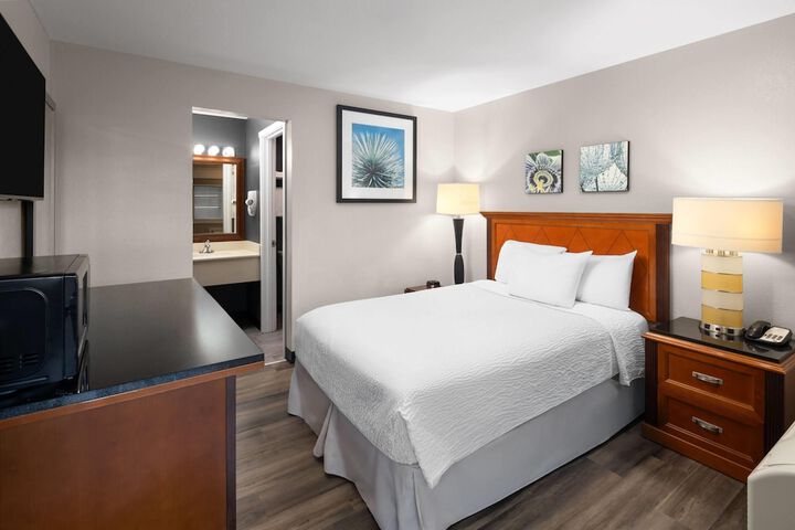 Basecamp Puyallup a Travelodge by Wyndham