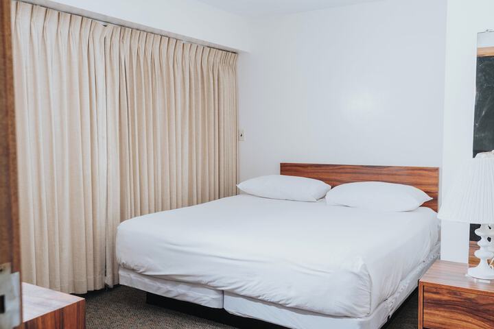 Room 32 of 90